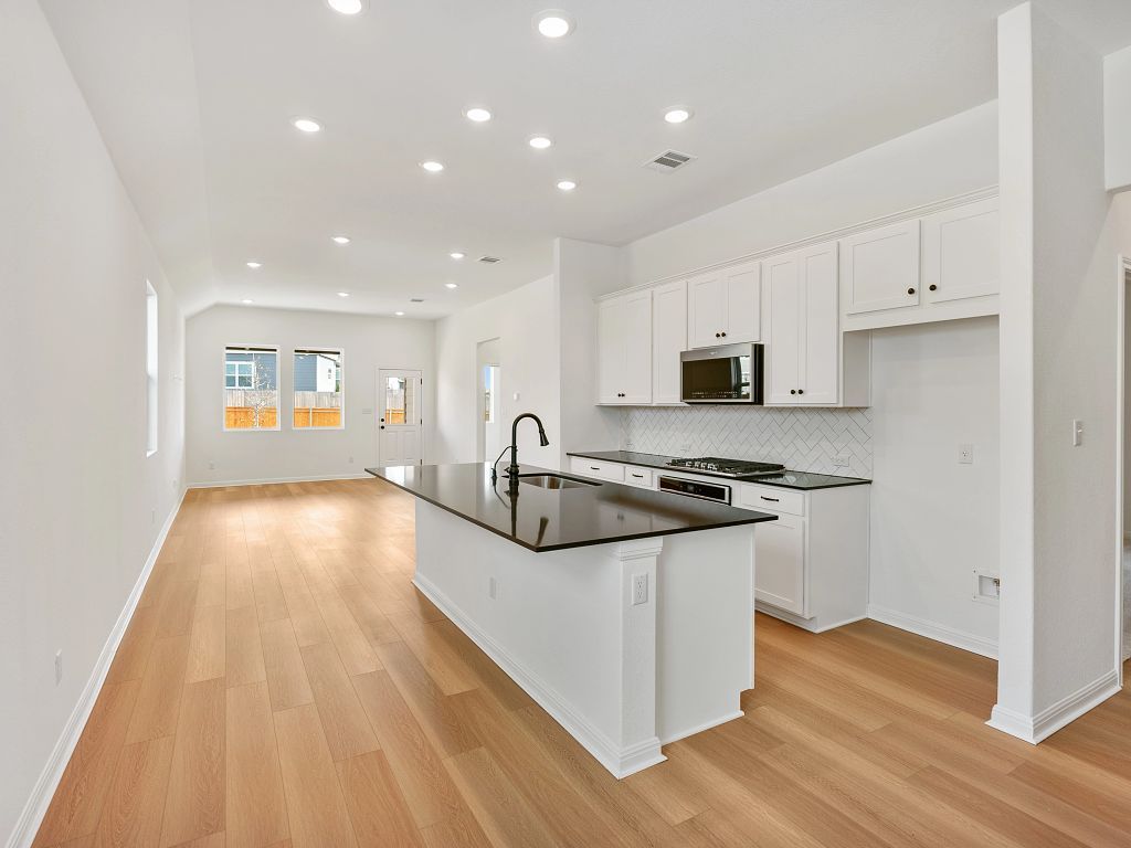 La Cima - Buchanan Interior Image 6