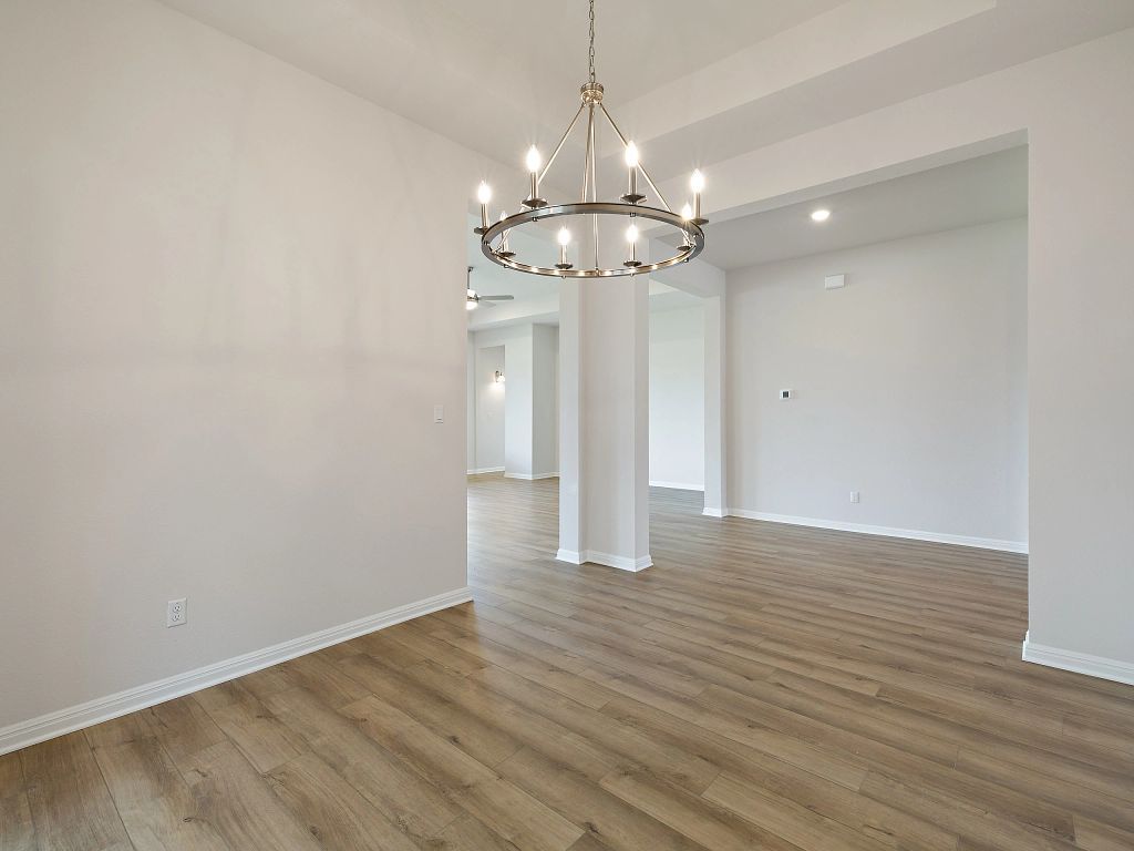 La Cima - Whitney Interior Image 6