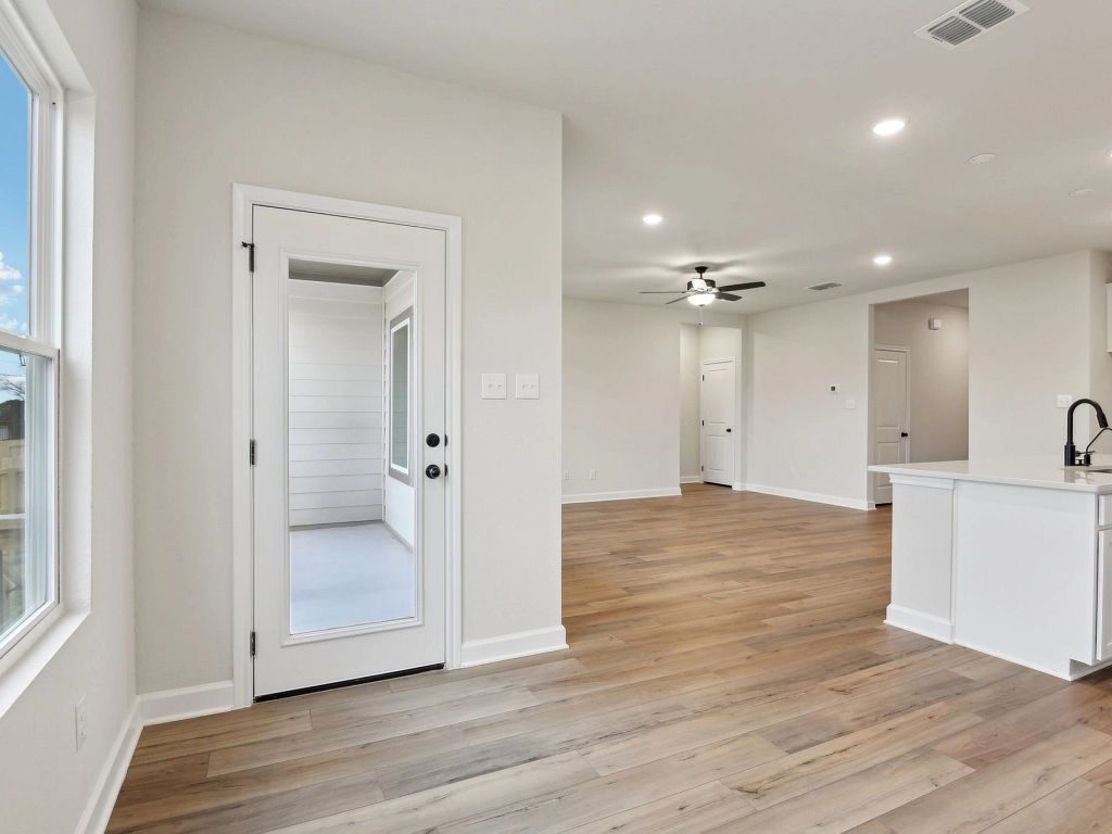 Hennersby Hollow - Makenzie Interior Image 13