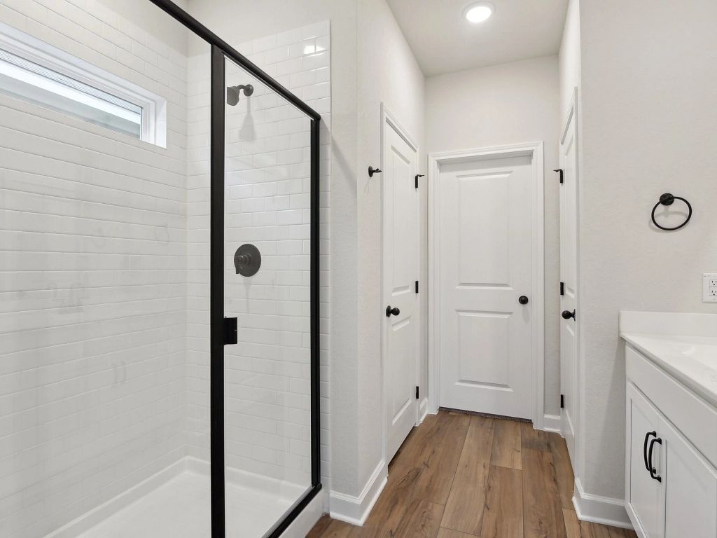 Hennersby Hollow - Makenzie Interior Image 20