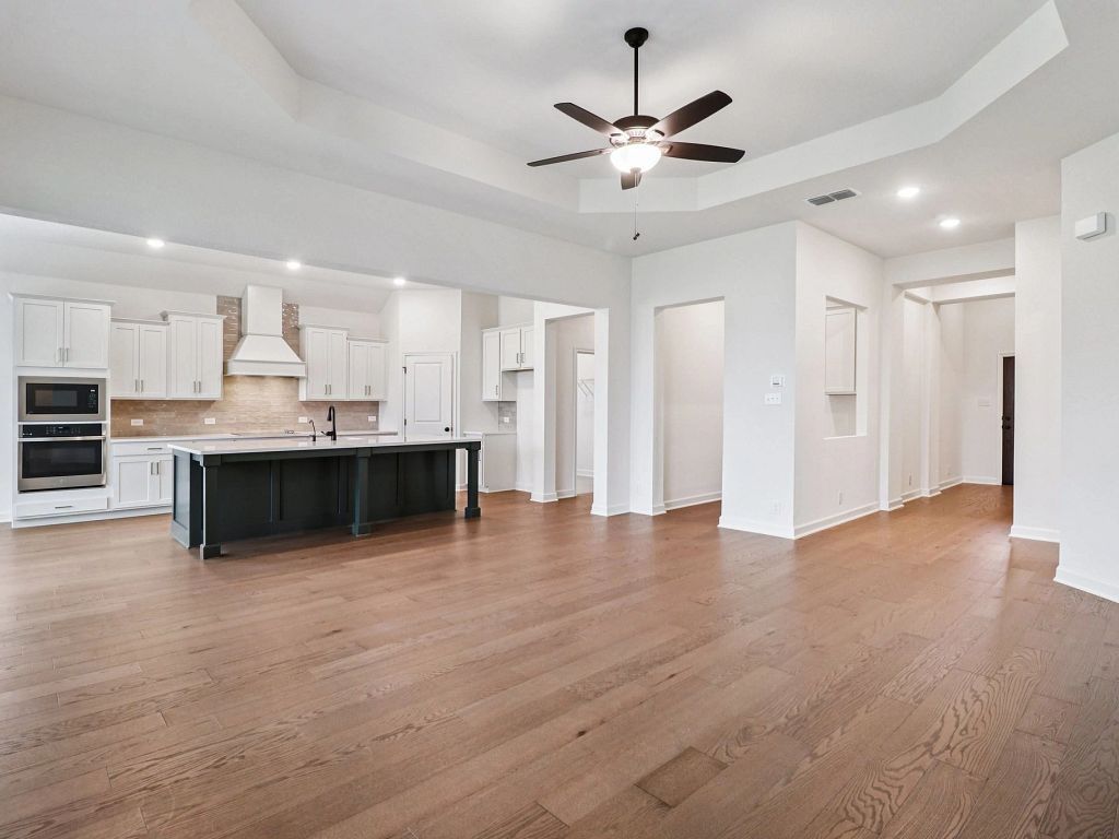 Saddlebrook Ranch - San Saba  Interior Image 3