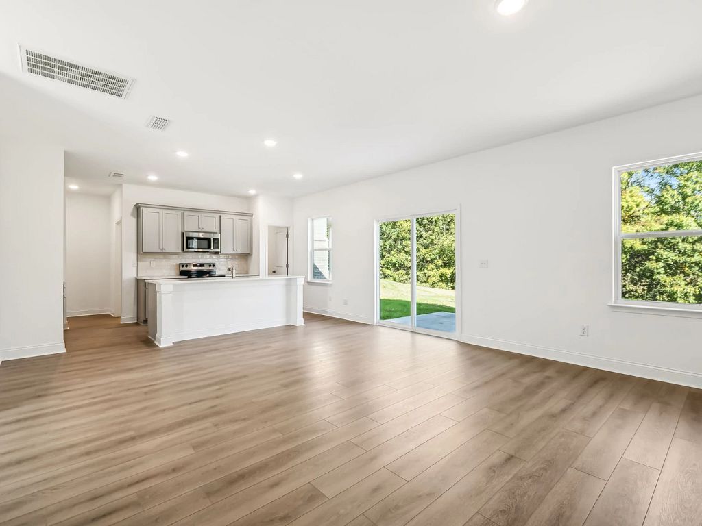 Cades Bluff - Westmore Interior Image 5