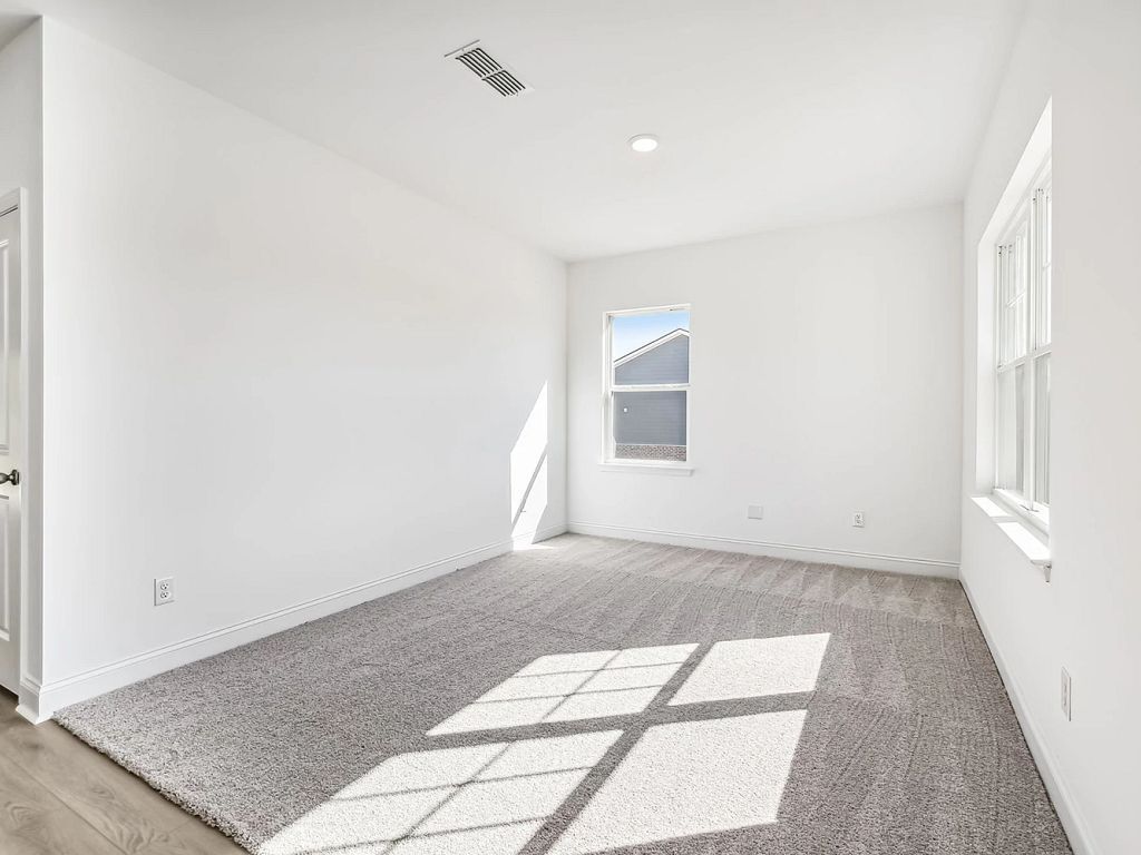 Cades Bluff - Westmore Interior Image 7