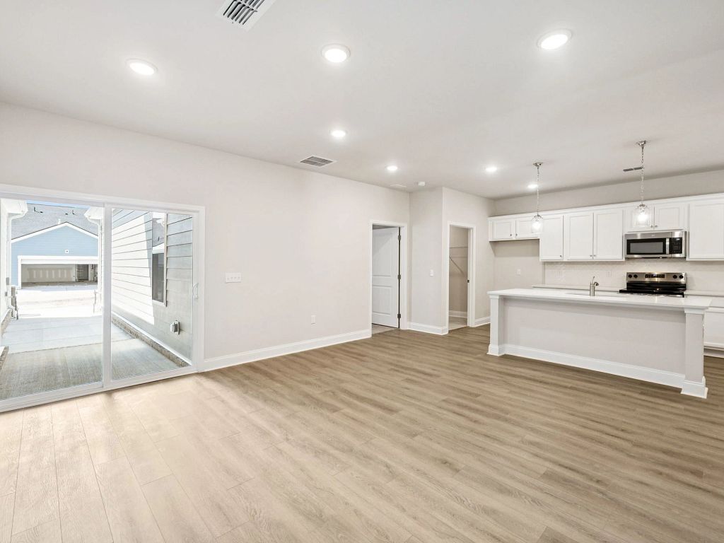 Stewart's Glen | 55+ Community - Hickory Interior Image 3