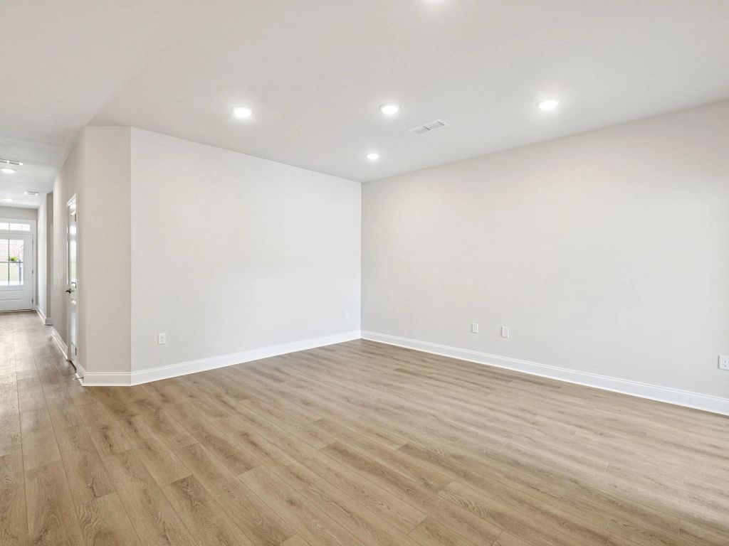 Stewart's Glen | 55+ Community - Hickory Interior Image 4