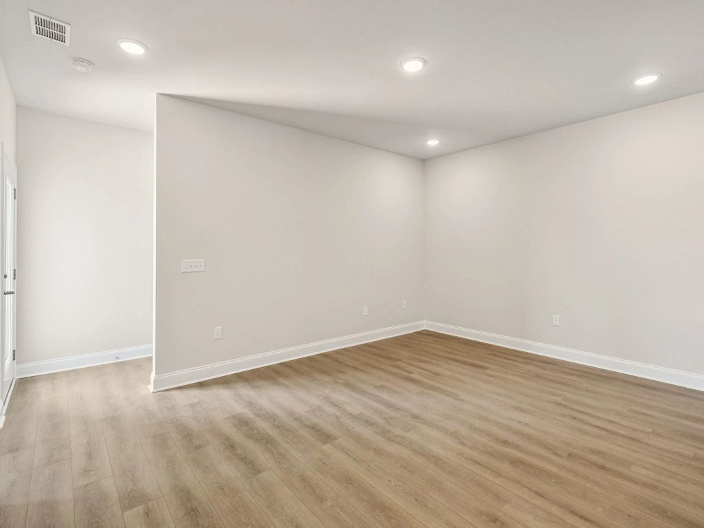 Stewart's Glen | 55+ Community - Magnolia Interior Image 3