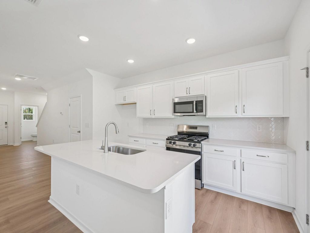 Towns at The Point - Dogwood Interior Image 1