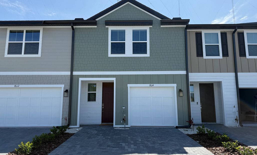 7614 Deer Valley Circle (Surf)