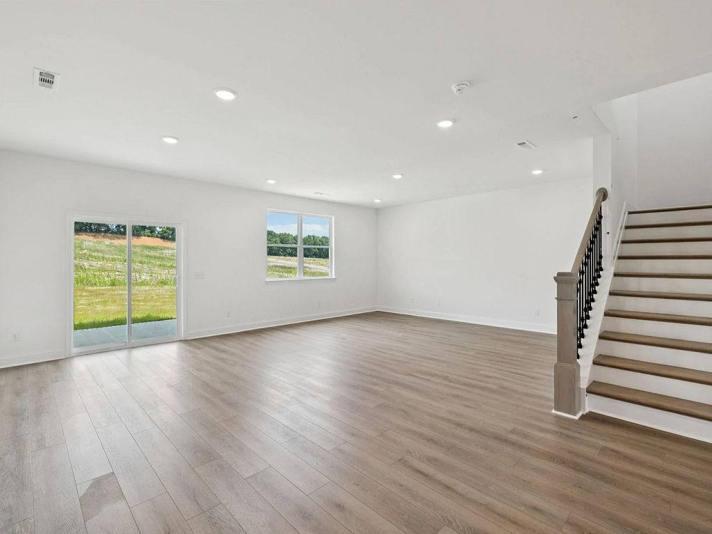 Willow Landing - Macon Interior Image 4