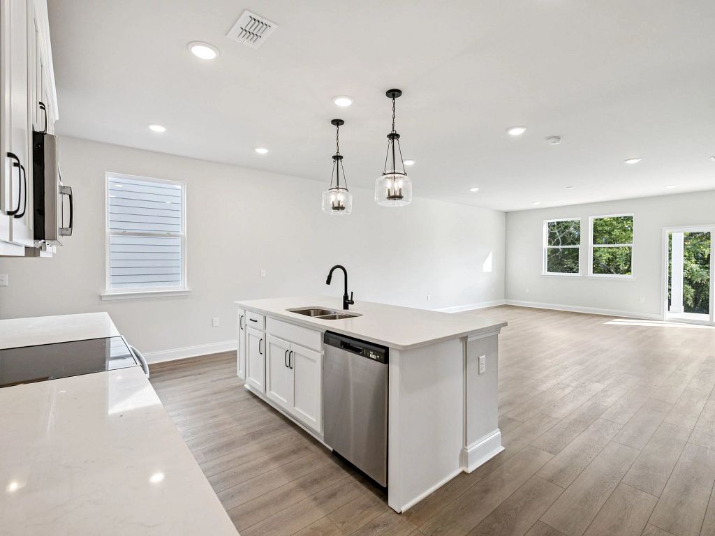 Ascent at Arbor Ridge - Washington Interior Image 5