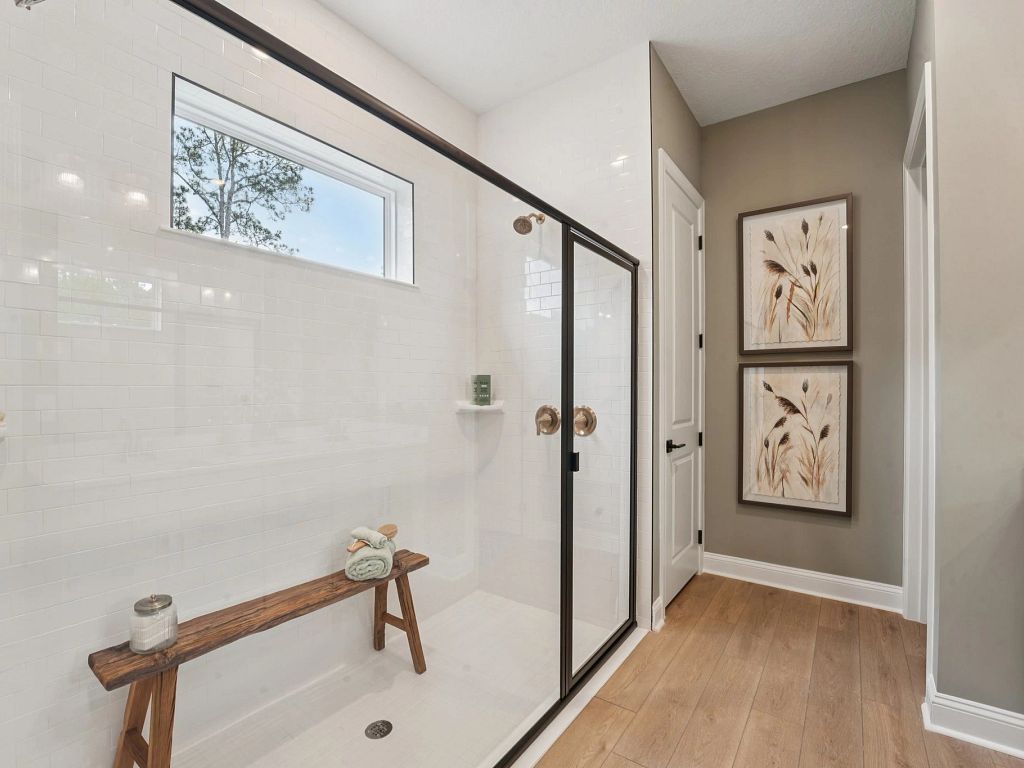 Crescent Shores - Coral Interior Image 6