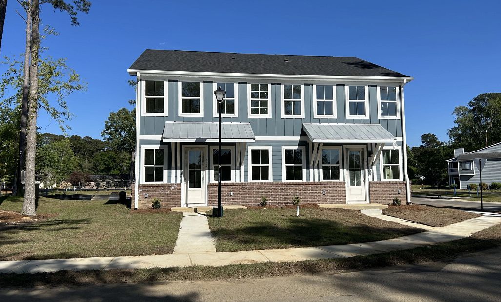 489 Martins Creek Blvd (Trolley)