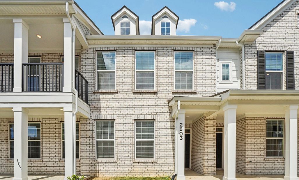 Colonnade - Promenade at Clari Park: Murfreesboro, Tennessee - Ashton Woods