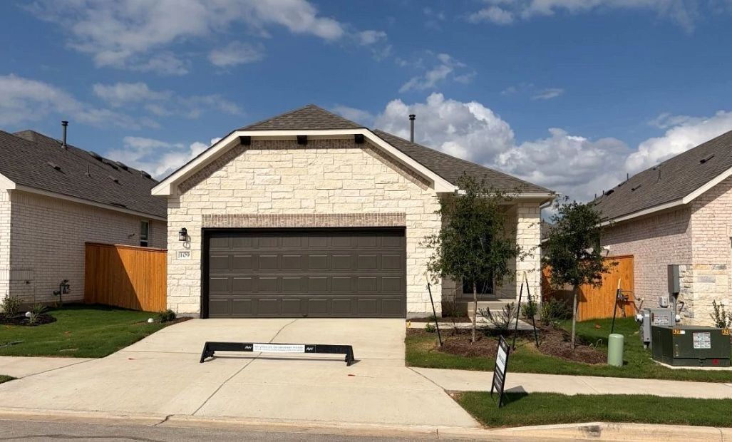 109 Knockout Rose Drive (Travis)