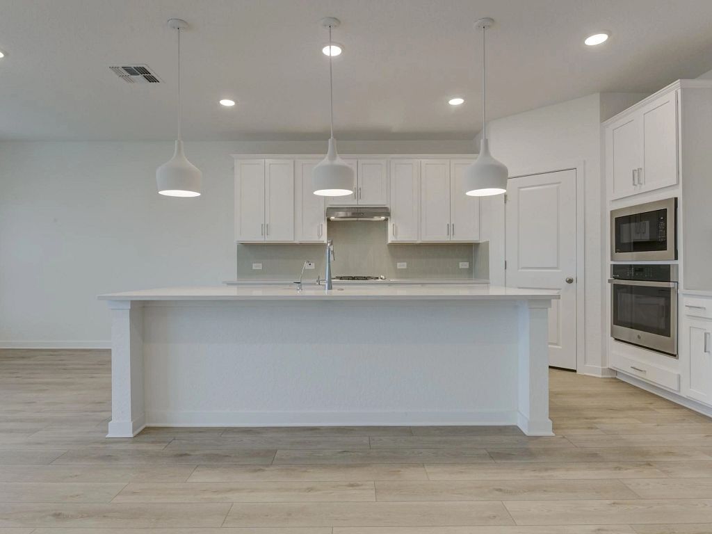 Hennersby Hollow - Alexis Interior Image 8