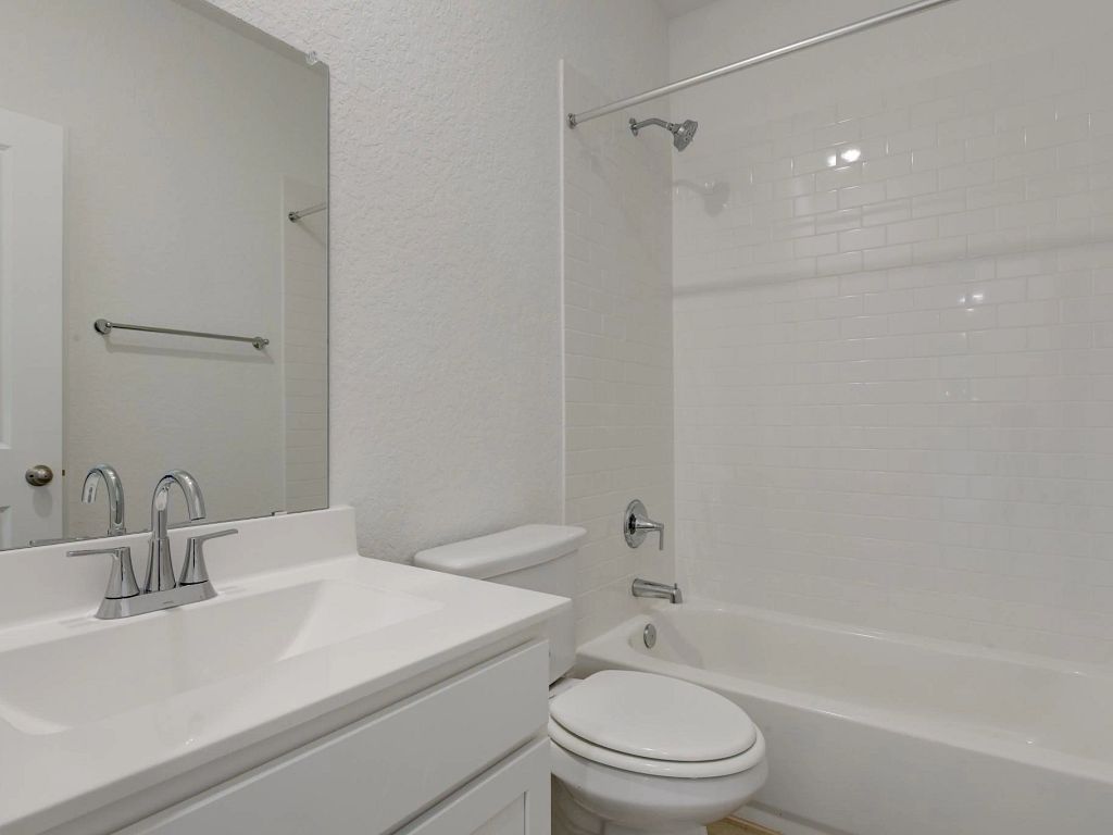 Hennersby Hollow - Alexis Interior Image 13