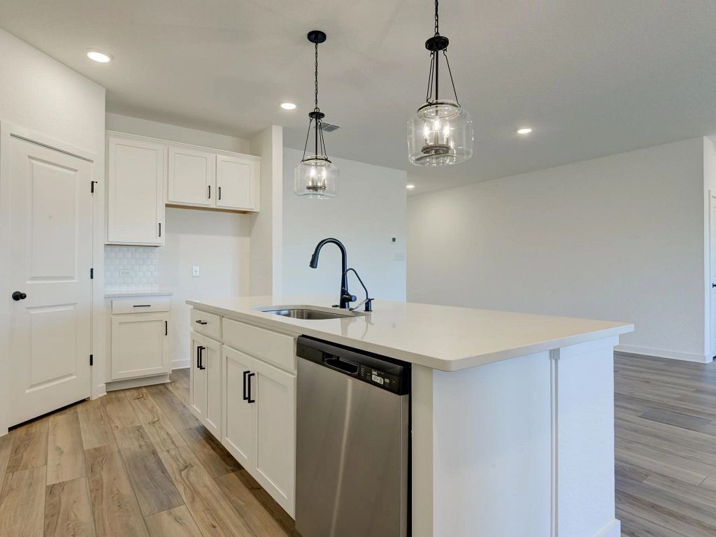 The Wilder - Hayes Interior Image 11