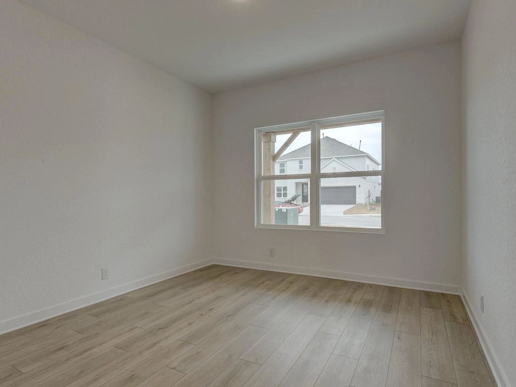 Hennersby Hollow - Alexis Interior Image 3