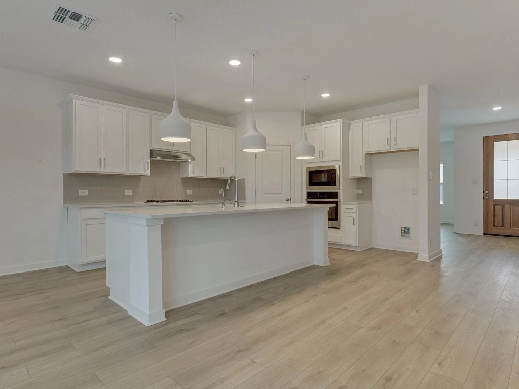 Hennersby Hollow - Alexis Interior Image 5