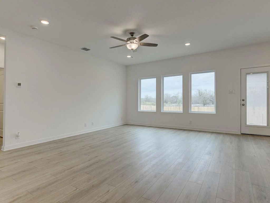 Hennersby Hollow - Alexis Interior Image 6