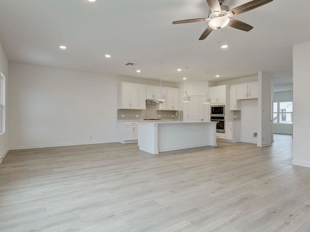 Hennersby Hollow - Alexis Interior Image 7