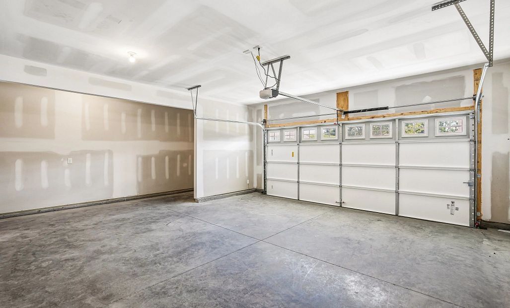 2 1/2 car garage