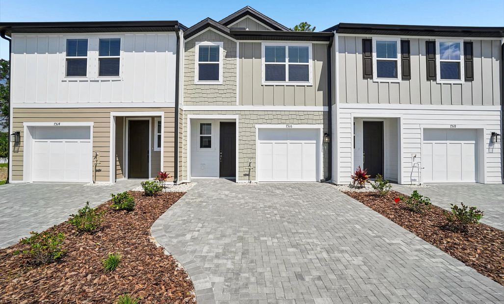 7516 Deer Valley Circle (Palm)