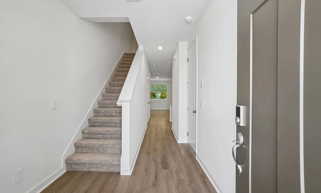 Foyer into the home