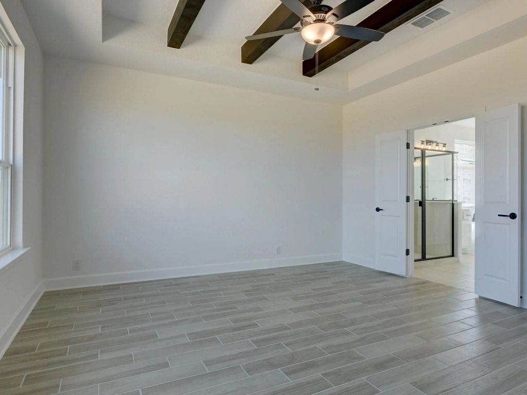 Megan's Landing - Carmen Interior Image 10