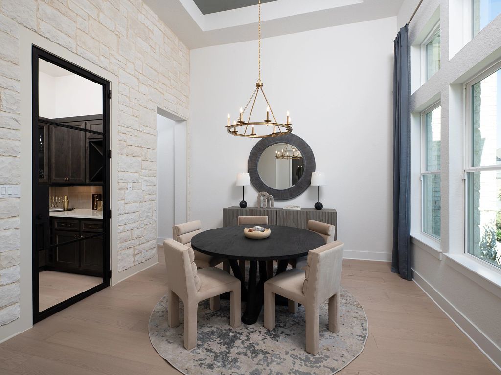 Megan's Landing - Milam Interior Image 3