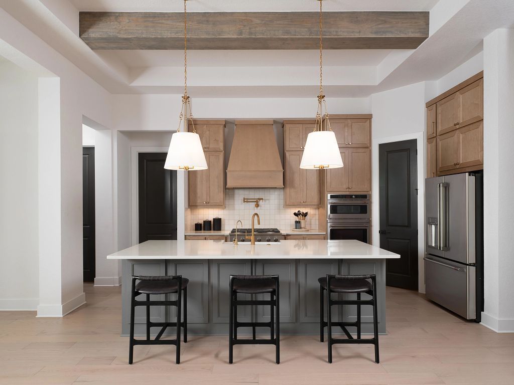Megan's Landing - Milam Interior Image 4