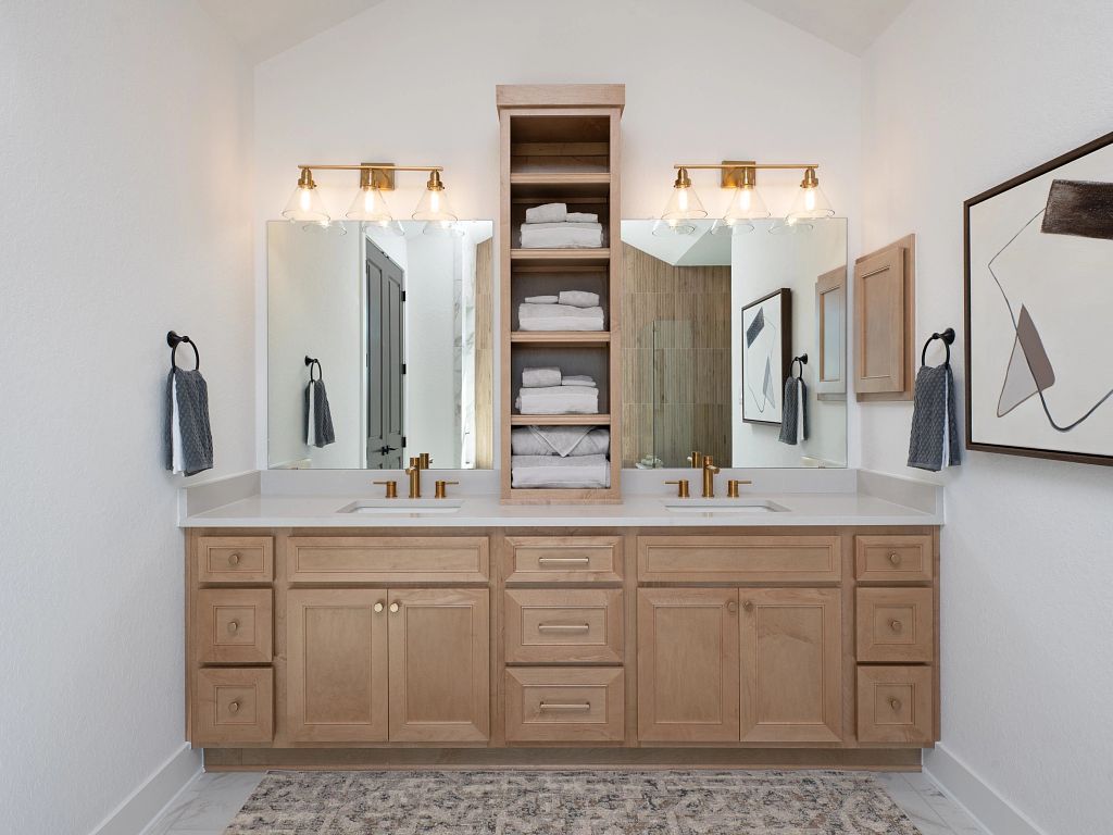 Megan's Landing - Milam Interior Image 7