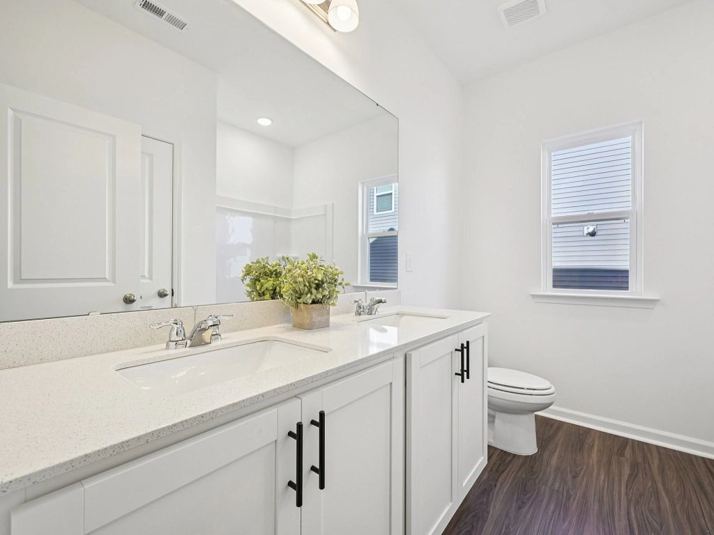 Crescent Mills - Caswell II Interior Image 6