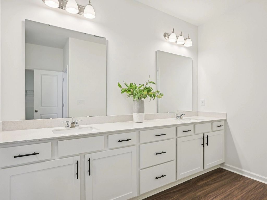 Crescent Mills - Caswell II Interior Image 14