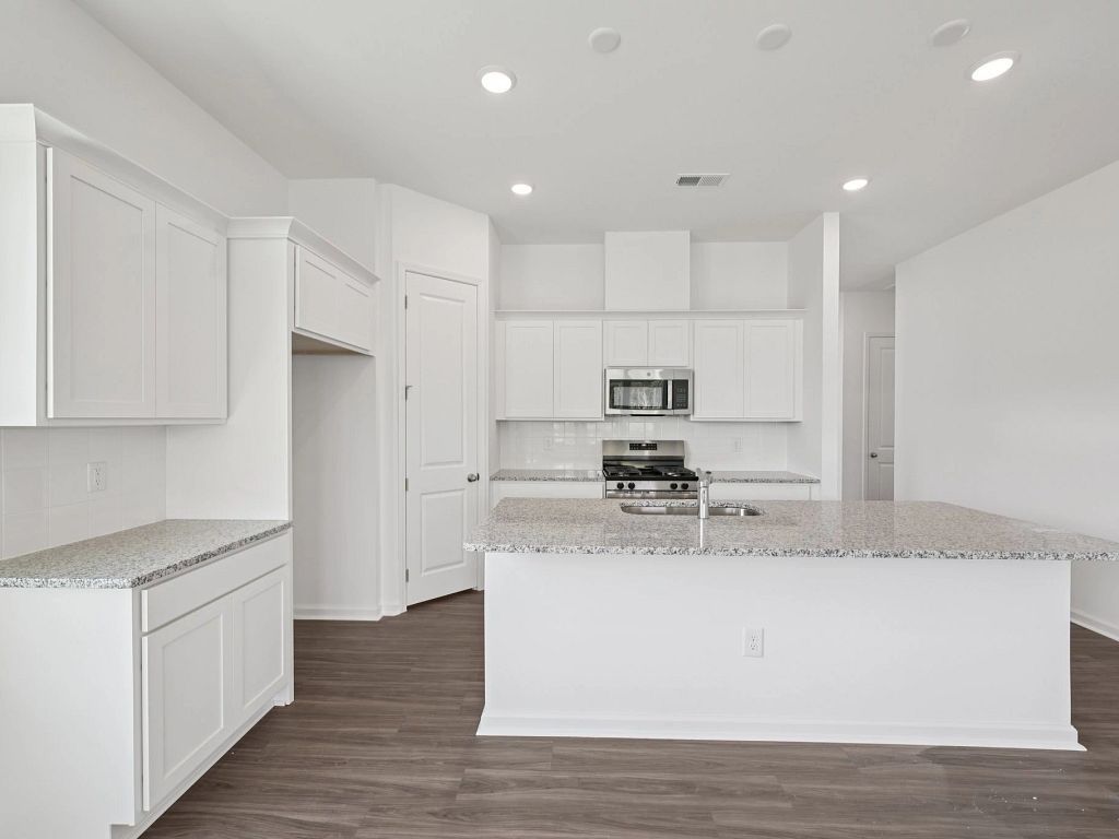 Crescent Mills - Caswell Interior Image 7