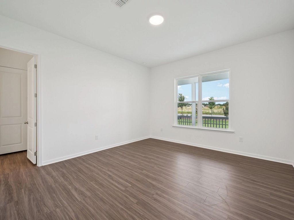 Crescent Mills - Caswell Interior Image 8