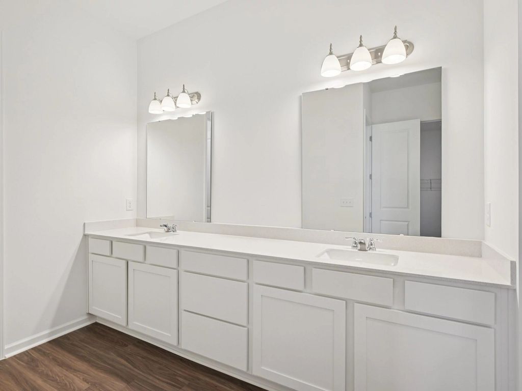 Crescent Mills - Caswell Interior Image 10