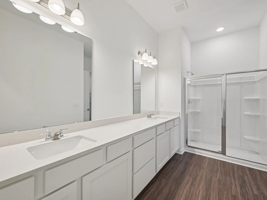 Crescent Mills - Caswell Interior Image 11