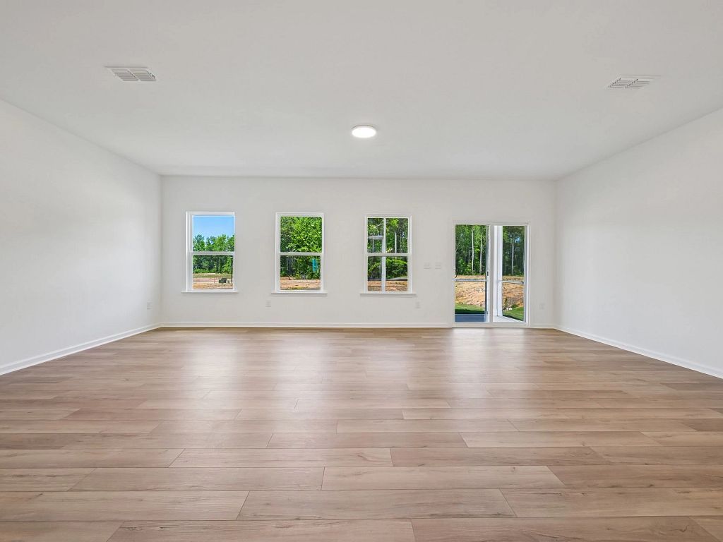 Crescent Mills - Craven Interior Image 5