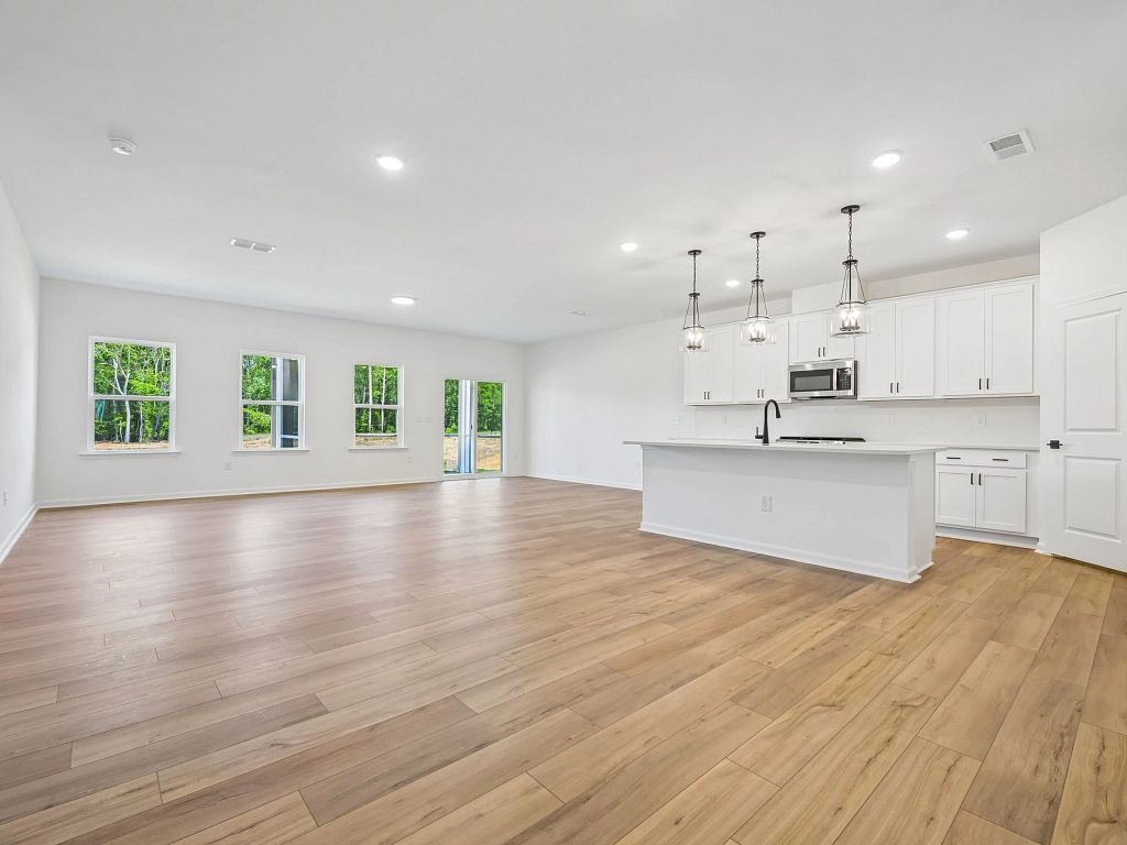 Crescent Mills - Craven Interior Image 6