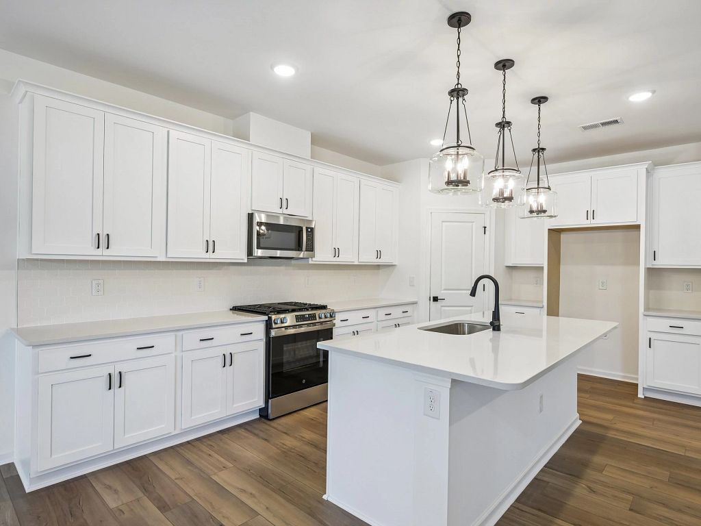 Crescent Mills - Craven Interior Image 7