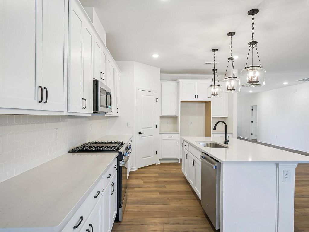 Crescent Mills - Craven Interior Image 10