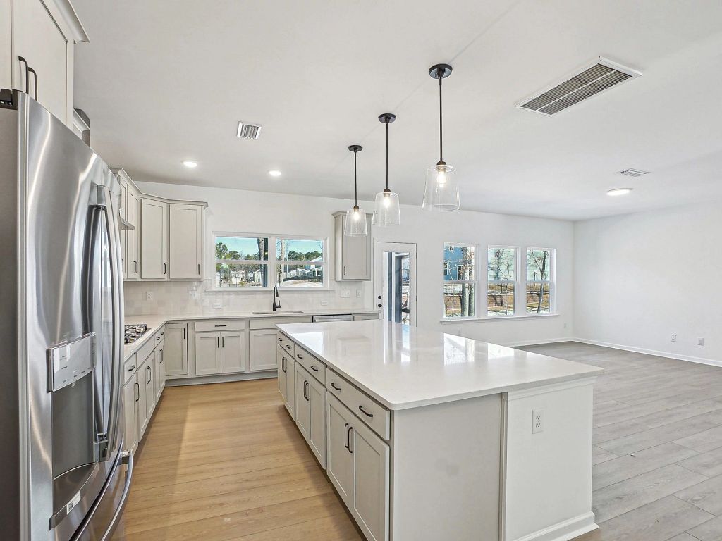 The Point - Caroline Interior Image 14