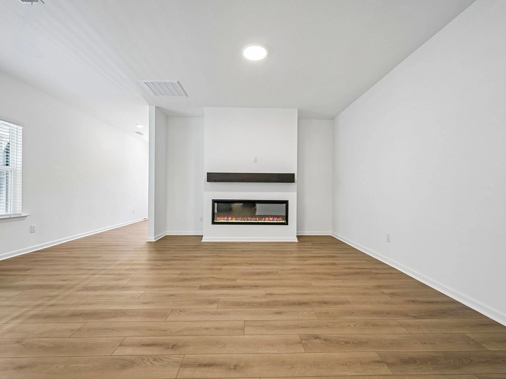 The Point - Emma II Interior Image 25