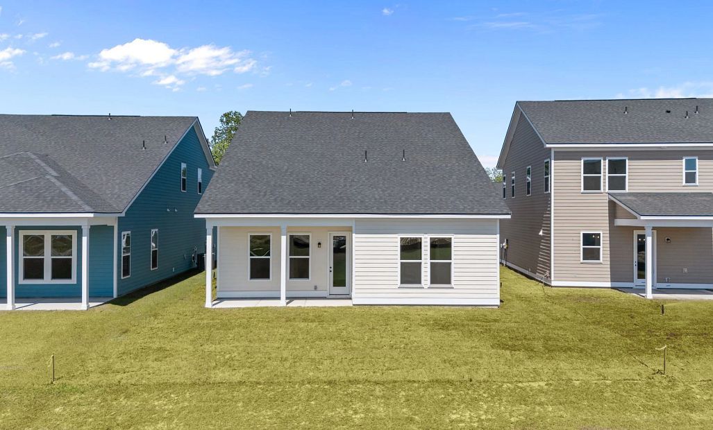 Sample Covered Porch photo. Actual structural options and design finishes of home may vary.