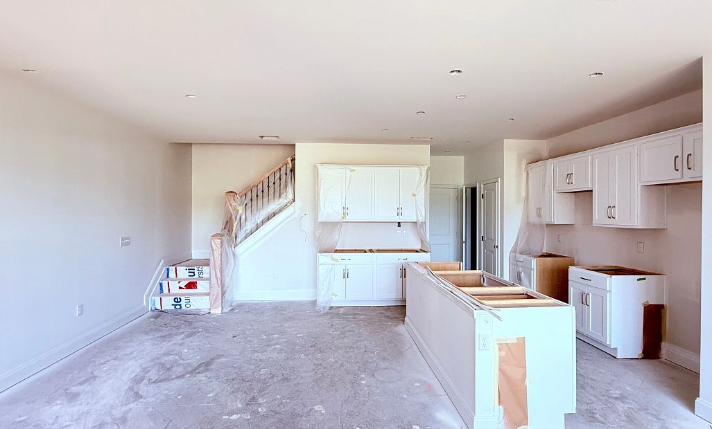 Kitchen & Dining Area