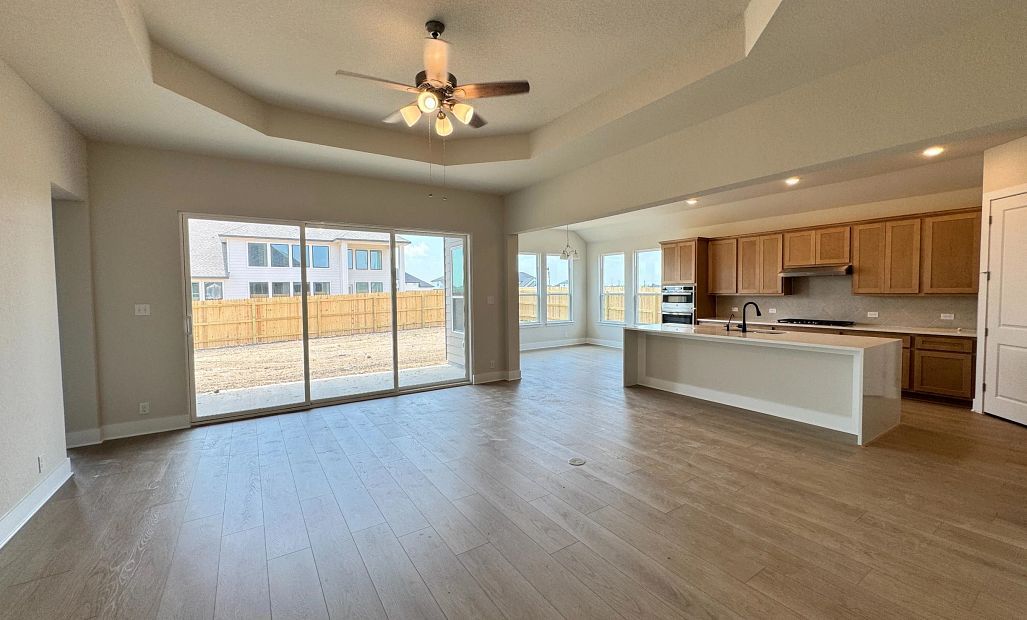 Kitchen, Breakfast, & Family