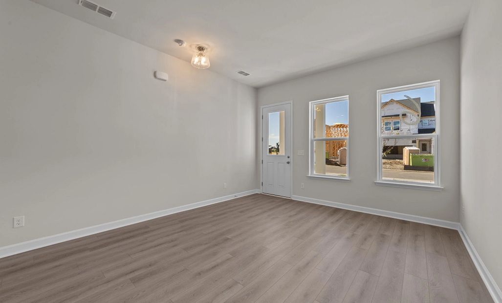 Entry & Flex Space