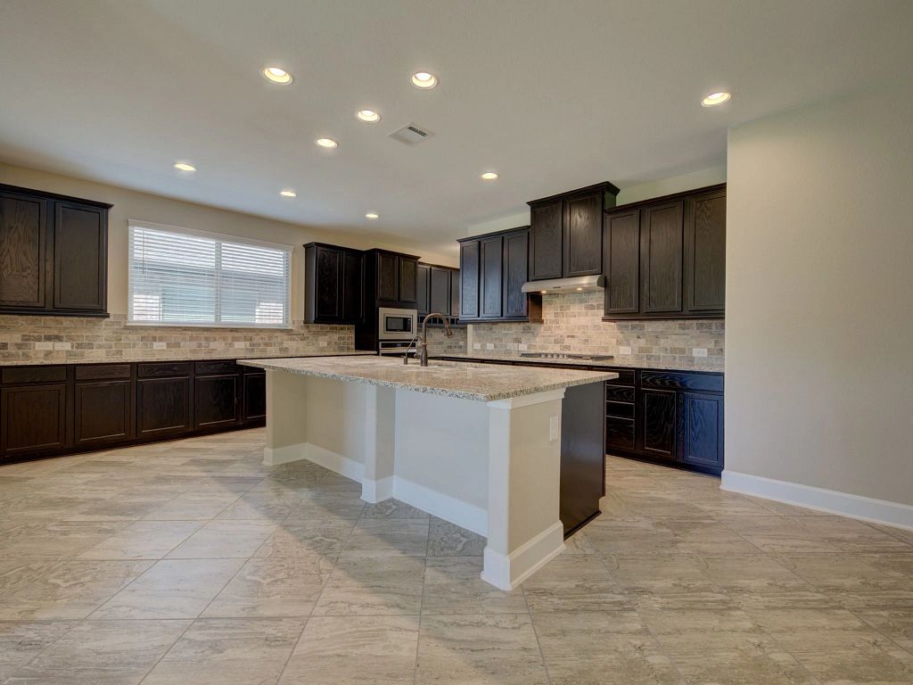Megan's Landing - Parker Interior Image 5