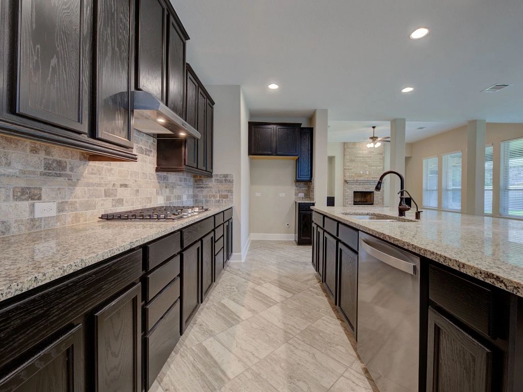Megan's Landing - Parker Interior Image 6